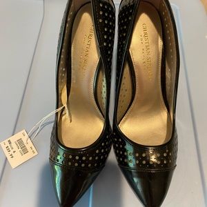 Brand new women’s black pumps size 6